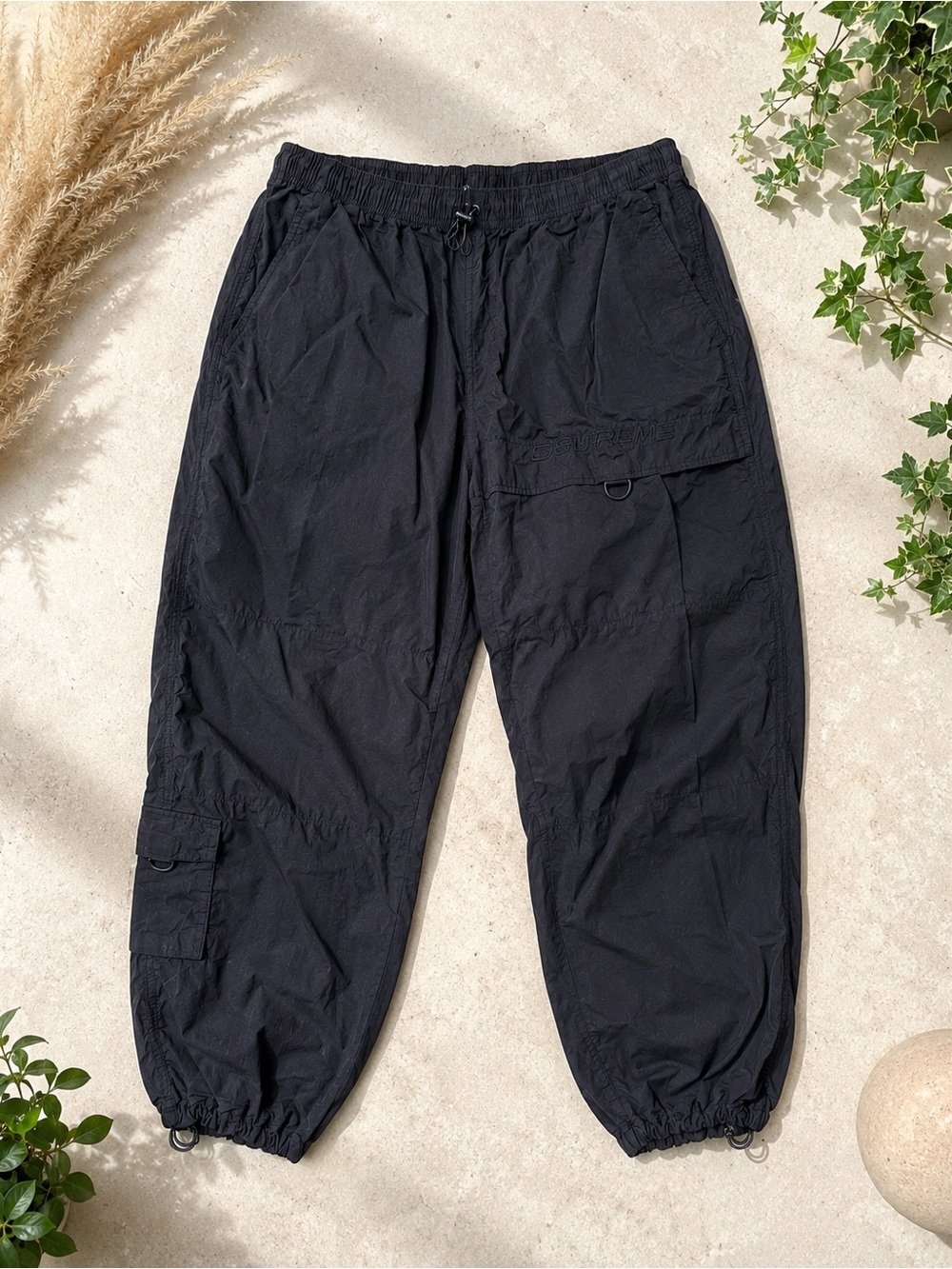 Supreme SS18 Spellout Cargo Pants Black Medium Embroidered Logo Utility Joggers